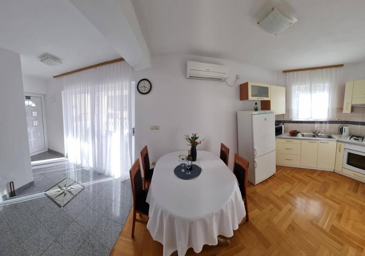 Apartments Cosic Grebastica Exterior photo
