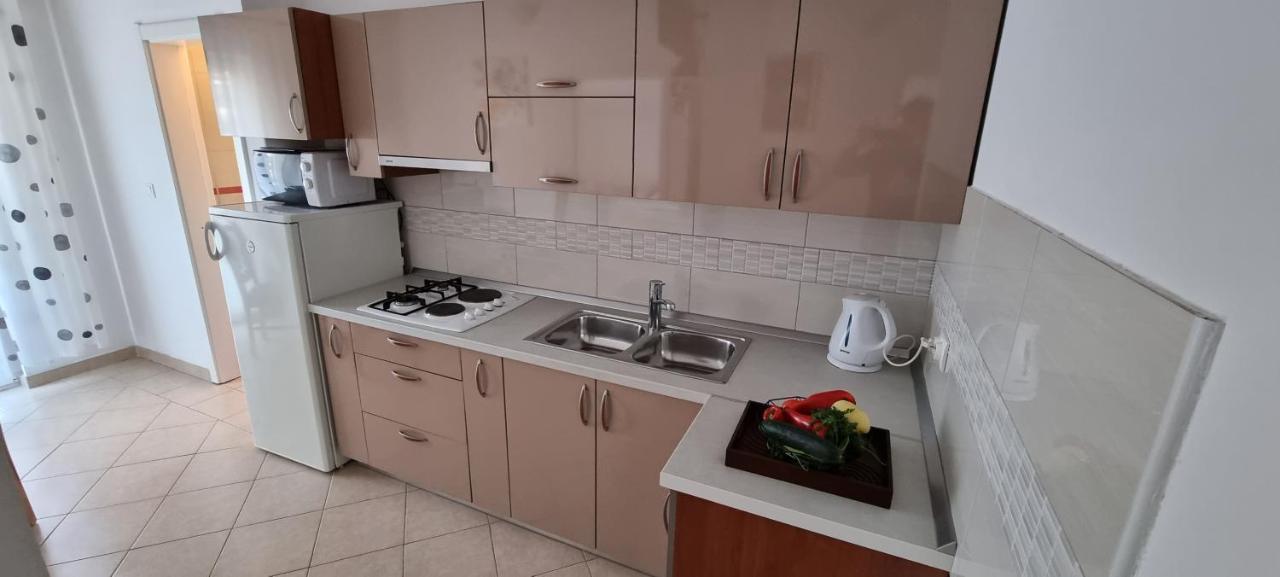 Apartments Cosic Grebastica Exterior photo