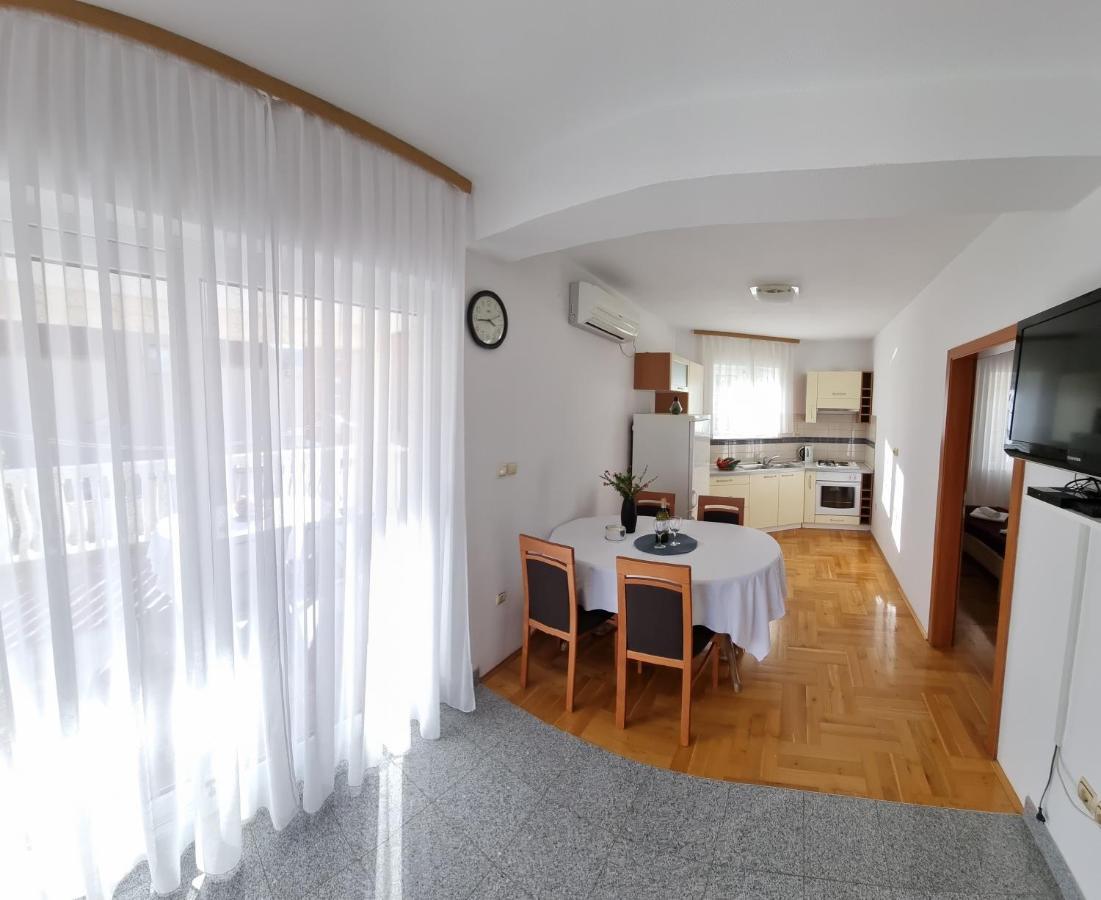 Apartments Cosic Grebastica Exterior photo