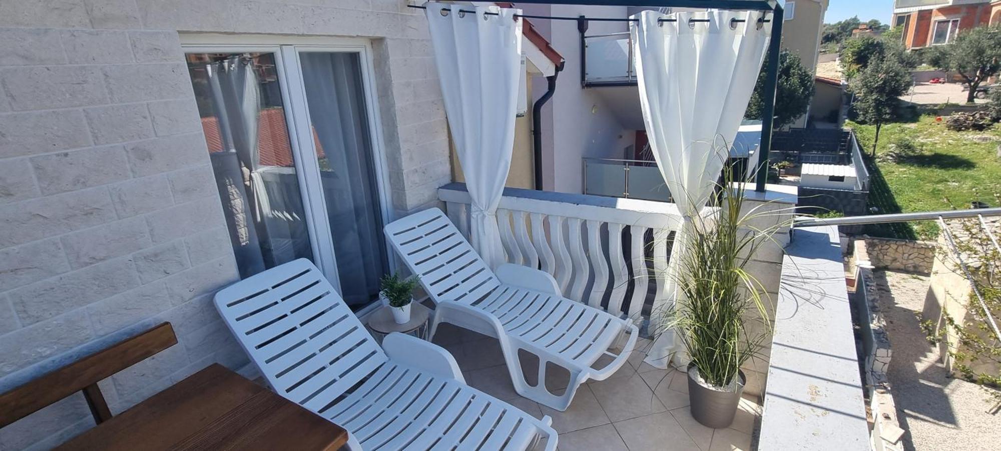 Apartments Cosic Grebastica Exterior photo